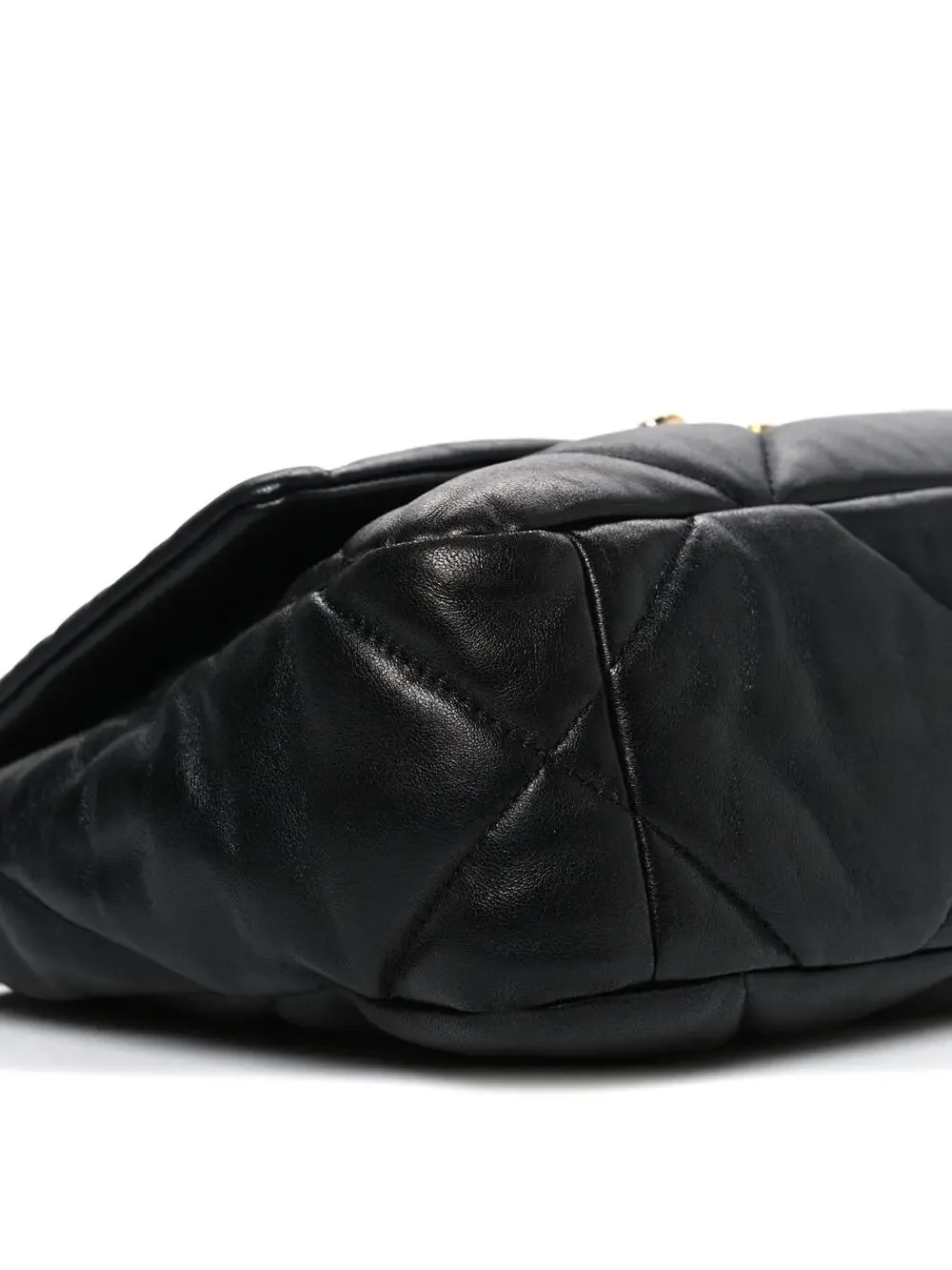 Lambskin Quilted Medium Chanel 19 Flap #300539C37B